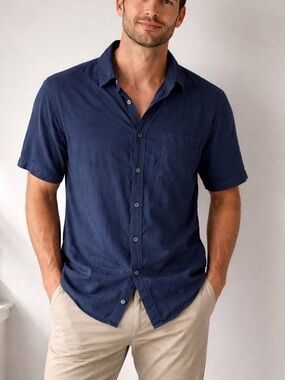 Cotton On Short-Sleeve Button-Up Shirt in Navy